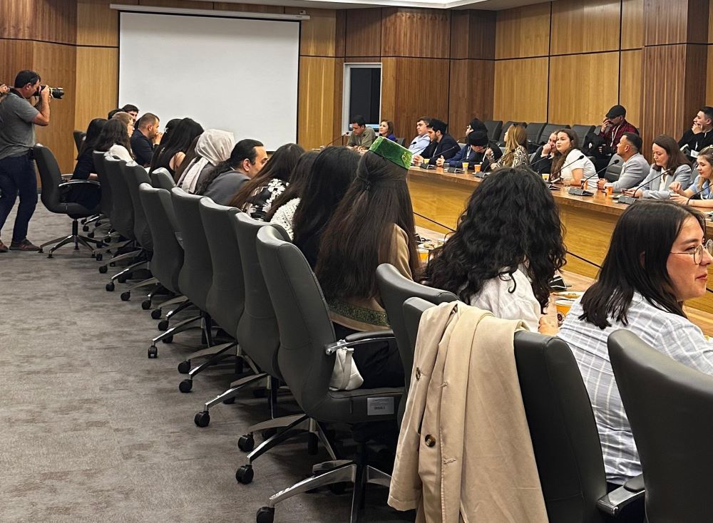 e332e799 6385 415b 8bc5 ae3faa504260