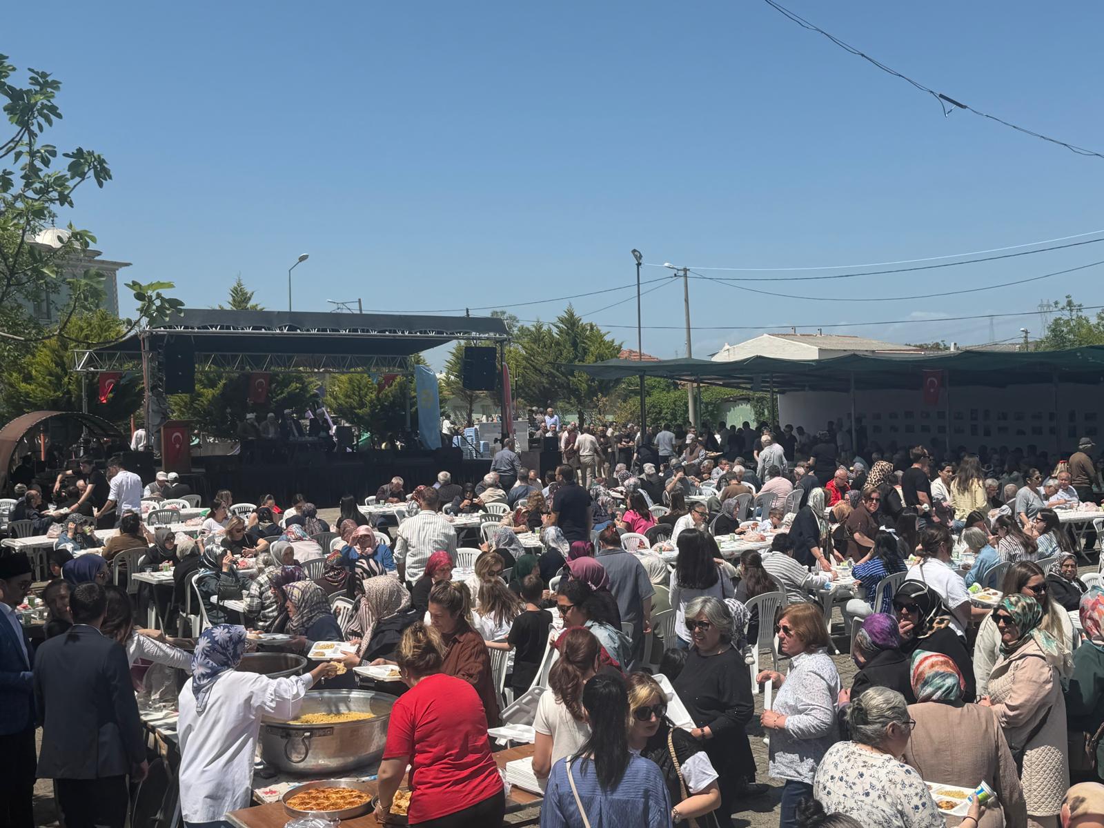 Yemek yiyenler 1