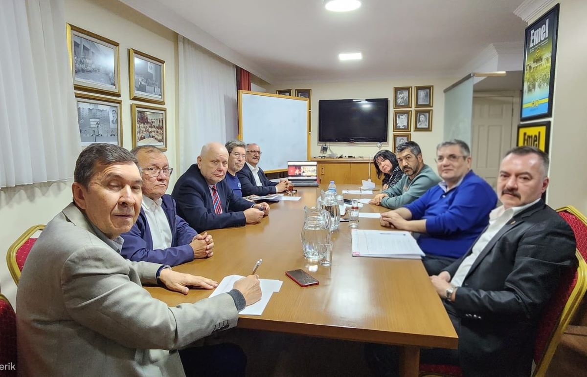 f933e58b d574 43b3 940b 6ee0c7122b3a