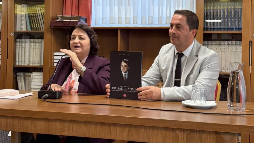 Kırım Vakfı’nda Dr. Sadık Ahmet Konferansı Gerçekleştirildi