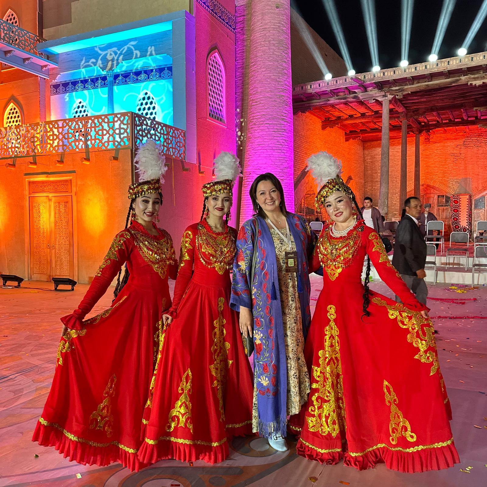 Evelina dansçılarla